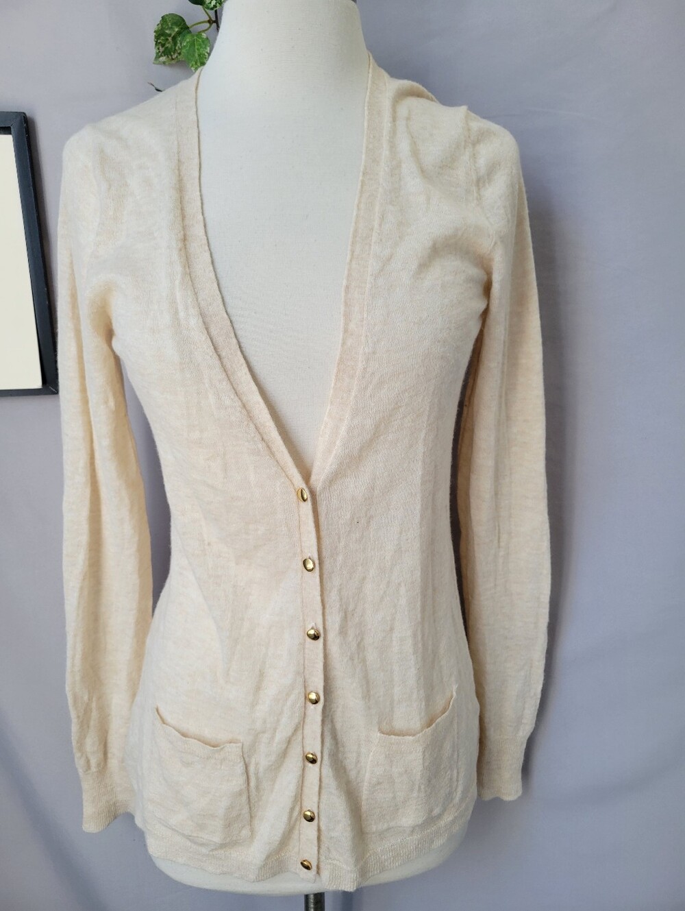 Banana Republic Alpaca Wool V Neck Cardigan Cream M